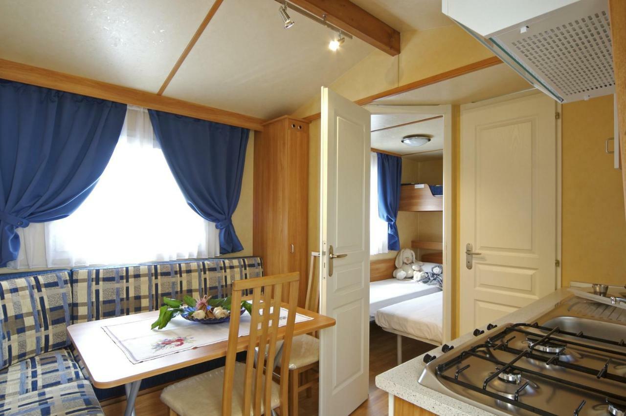 Casa Mobile con 2 Camere da Letto e Vista Giardino
